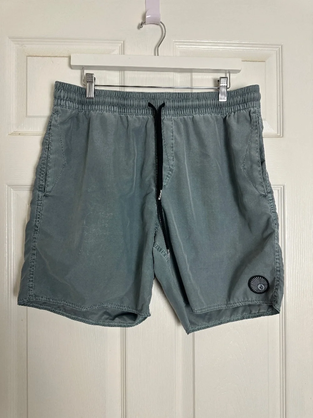 Volcom Teal Blue Board Shorts Men Size L Beach Summer Vacation Utility Surf